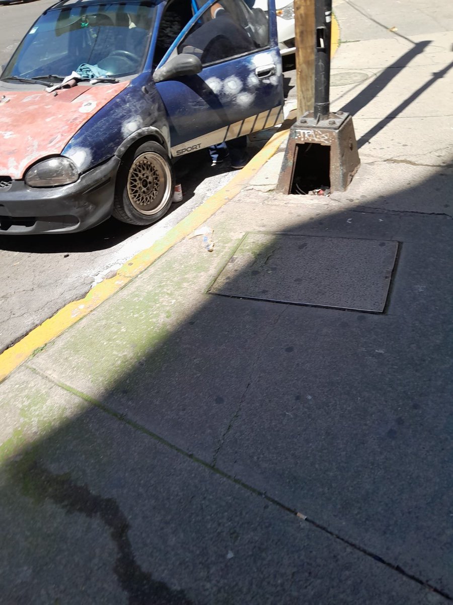 <a href="/UCS_GCDMX/">Unidad de Contacto del Secretario SSC CDMX</a> <a href="/SSC_CDMX/">SSC CDMX</a> <a href="/locatel_mx/">@locatel_mx</a> negocio de hojalatería/pintura operando en la vía pública y vehículo estacionado sobre línea amarilla (prohibido). Solicito envío de policías de #TránsitoCDMX y verificación de Vía Pública. 📍Miguel Angel y Andrea del Sarto, #Nonoalco.