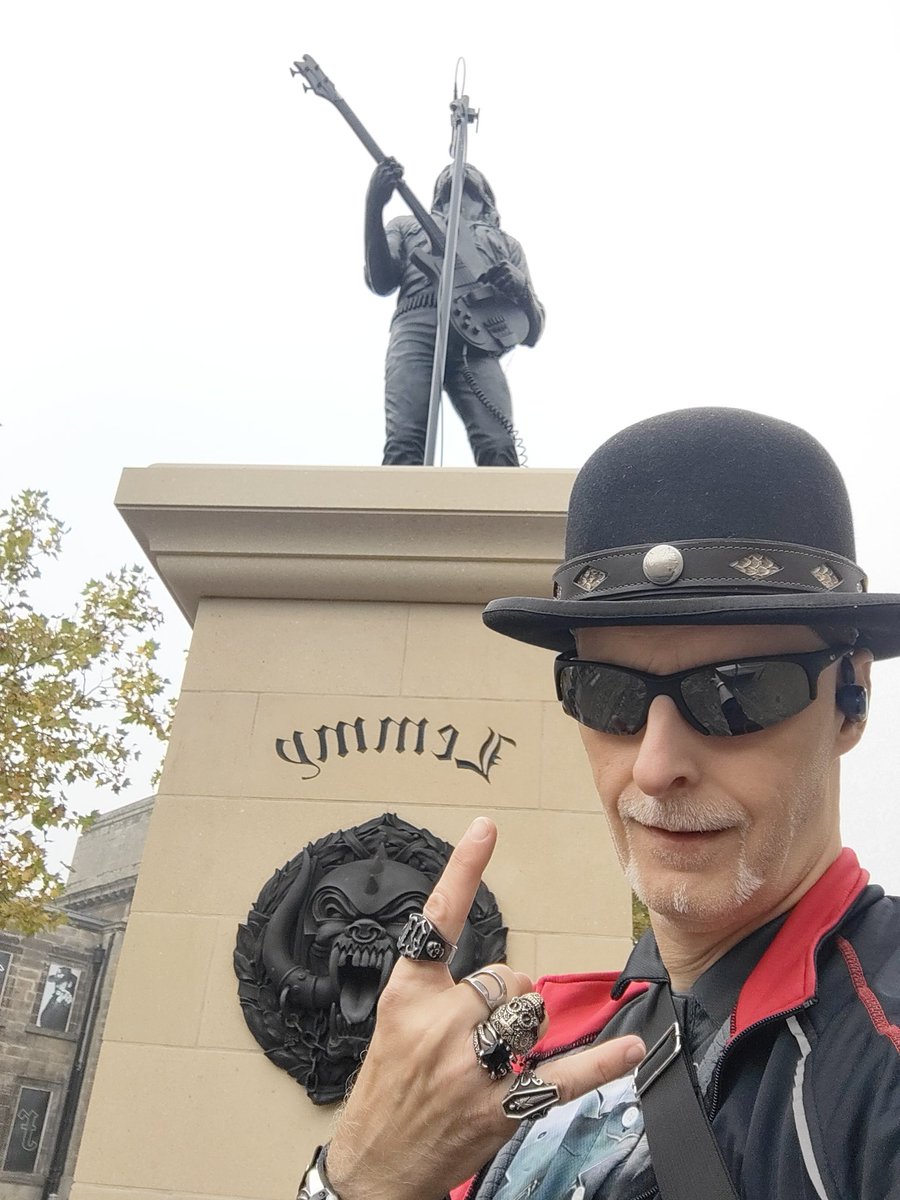 defmnk's tweet image. Great time last night at #TheObjective in Berslem, Stoke-on-Trent, England last night. Fantastic vibes &amp;amp; great music artists! #TheOldPostOffice #Therealdefectivemonkmuzikartist #5FootGiant
#Lemmy