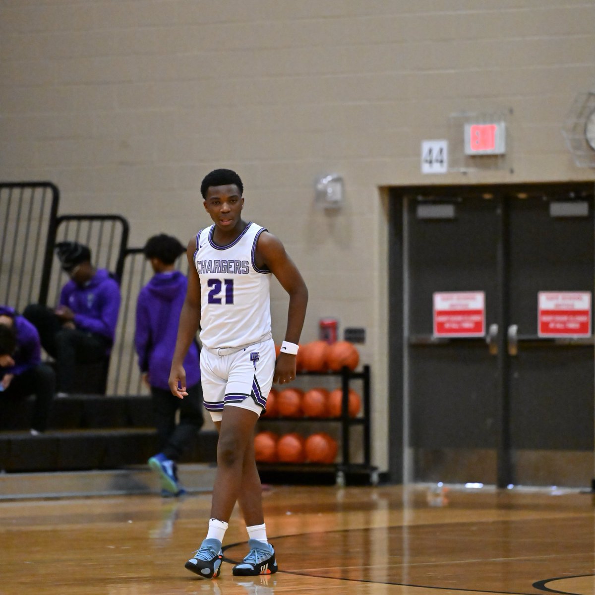 AdrianMaloneyJr's tweet photo. Jovan Ojiako

🏀 3.5 GPA
🏀 A good 2 way player! Defends well and knocks down the 3
🏀 Energy guy! Plays hard all the time

@NXTLevelSN @AllNOneSports1 @IceyyJovan https://t.co/99MsjcvSIi
