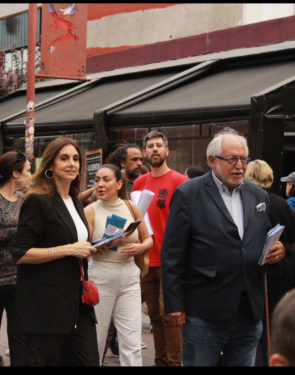 DiegorGuelar's tweet photo. Compartiendo con nuestra gente las mejores soluciones de cara al futuro…nosotros somos los DUEÑOS de nuestro DESTINO…🇦🇷 no viene de AFUERA es con UNIDAD NACIONAL 🇦🇷vota @GuelarSenador…vota UCEDE -lista20- 🇦🇷 https://t.co/mY35jMGvps