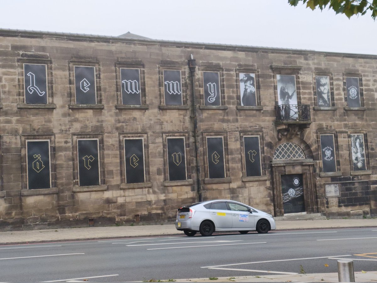 defmnk's tweet image. Great time last night at #TheObjective in Berslem, Stoke-on-Trent, England last night. Fantastic vibes &amp;amp; great music artists! #TheOldPostOffice #Therealdefectivemonkmuzikartist #5FootGiant
#Lemmy