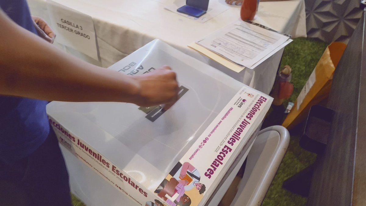 Hoy se llevaron a cabo las Elecciones Juveniles Escolares en el Centro Educativo Vía Reggio para elegir a la Mesa Directiva de la Sociedad Estudiantil por el periodo 2025-2026; esto con el apoyo y organización del equipo de Educación Cívica de nuestro Instituto.