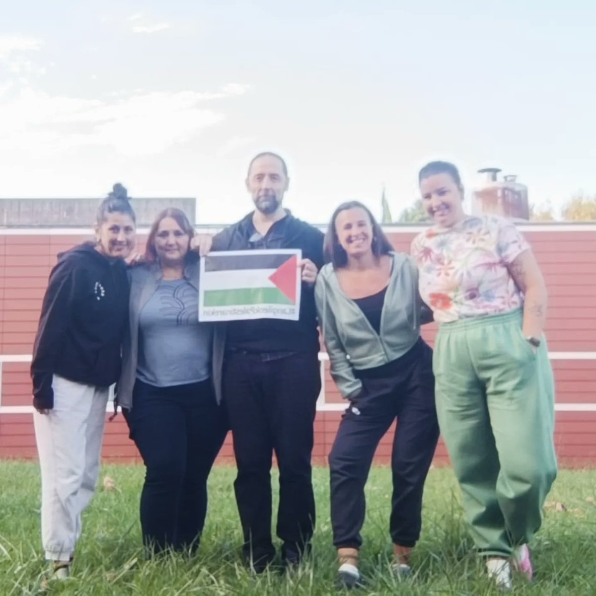 ComiteGorabide's tweet photo. GORABIDEKO LANGILEOK PALESTINAREKIN!
#LangileokPalestinarekin #u15langileokpalestinarekin
#15oworkersforpalestine https://t.co/hGS1znkqzM