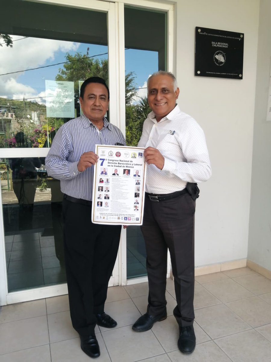 CarlosMarxBarb1's tweet photo. Con el lic. Victor Arellano, Magistrado de la Sala Regional de Chilpancingo, del Tribunal de Justicia Administrativa del Estado. 

 Difundiendo el Congreso de derecho burocratico. https://t.co/0cjqLxZ6JS