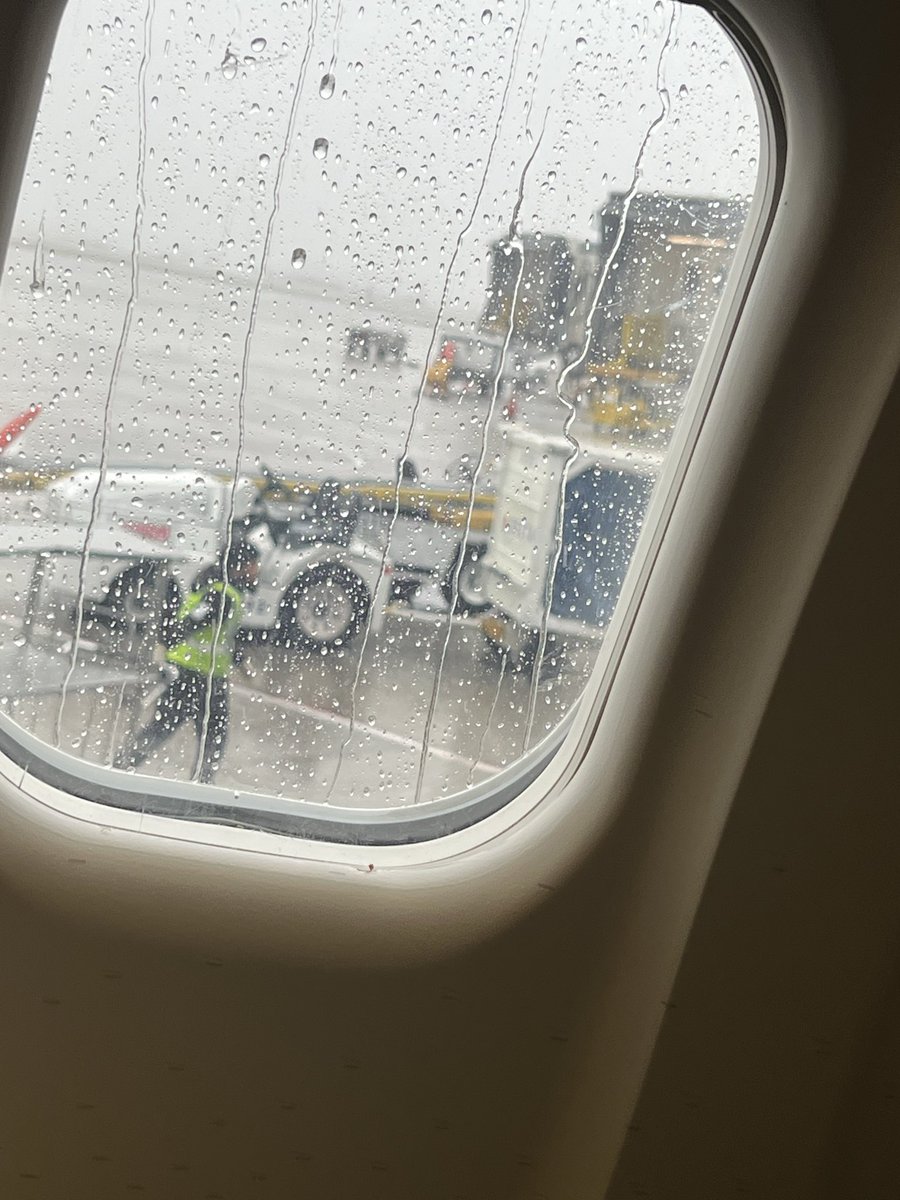amlalla's tweet photo. Peace out rainy Tucson. https://t.co/CVV4CJT7iC