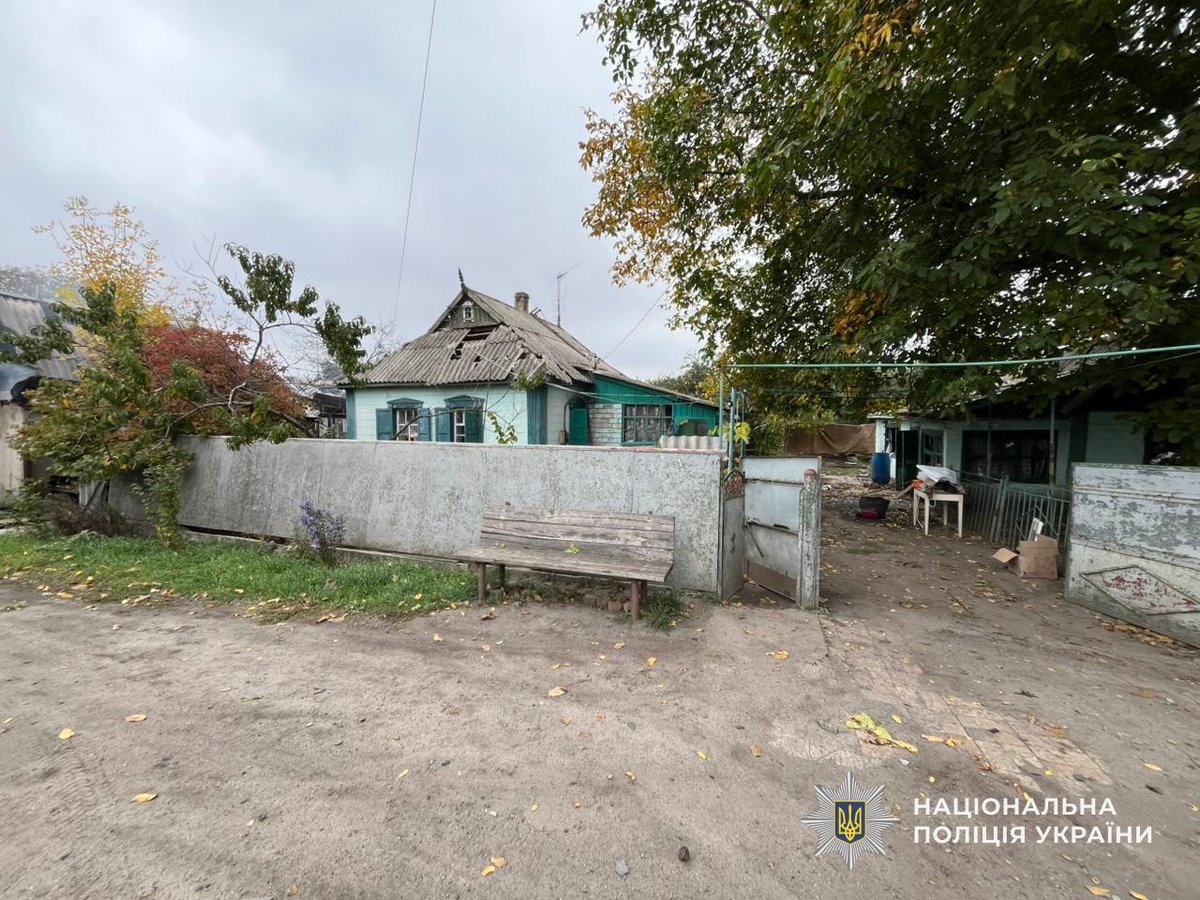 GUNP_Dnipro's tweet image. Три райони Дніпропетровщини знову перебували під ворожим вогнем: серед поранених — дитина, поліція фіксує наслідки обстрілів
Джерело: dp.npu.gov.ua/news/try-raion…
@34_tv
@news112ua
@istv
#Поліція_на_війні #Дніпро #новини