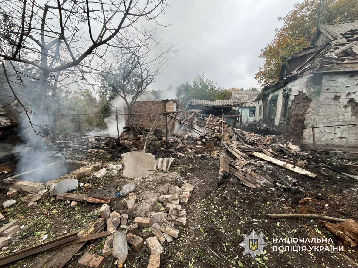 GUNP_Dnipro's tweet image. Три райони Дніпропетровщини знову перебували під ворожим вогнем: серед поранених — дитина, поліція фіксує наслідки обстрілів
Джерело: dp.npu.gov.ua/news/try-raion…
@34_tv
@news112ua
@istv
#Поліція_на_війні #Дніпро #новини