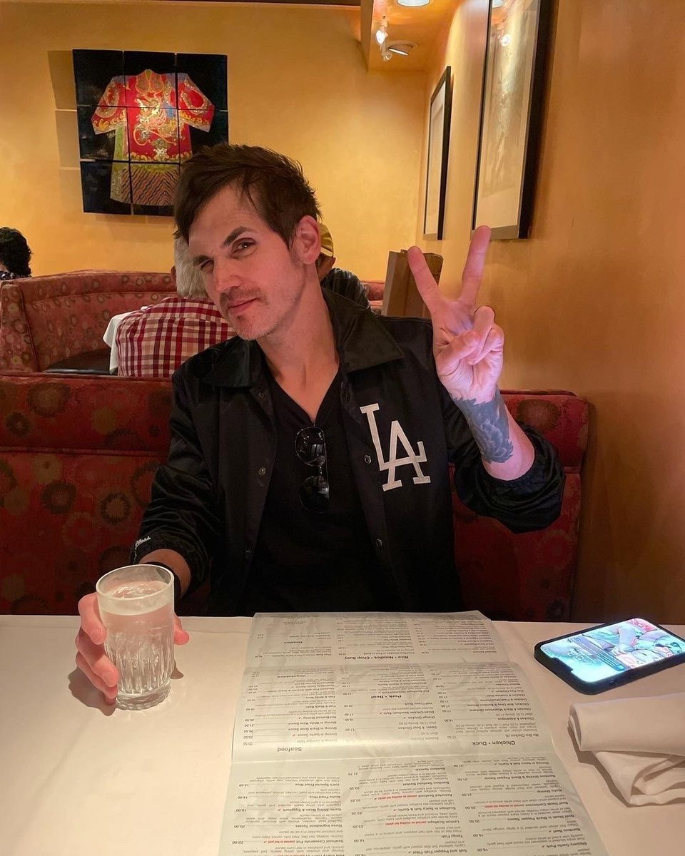 Mikey Hourly (@mikeyhourlyway) on Twitter photo 