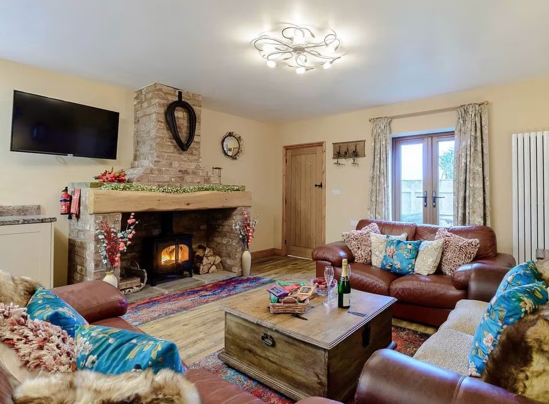 🔥 Bonfire Night Retreats From Fireworks 🐶 - mailchi.mp/7671507daabe/b…