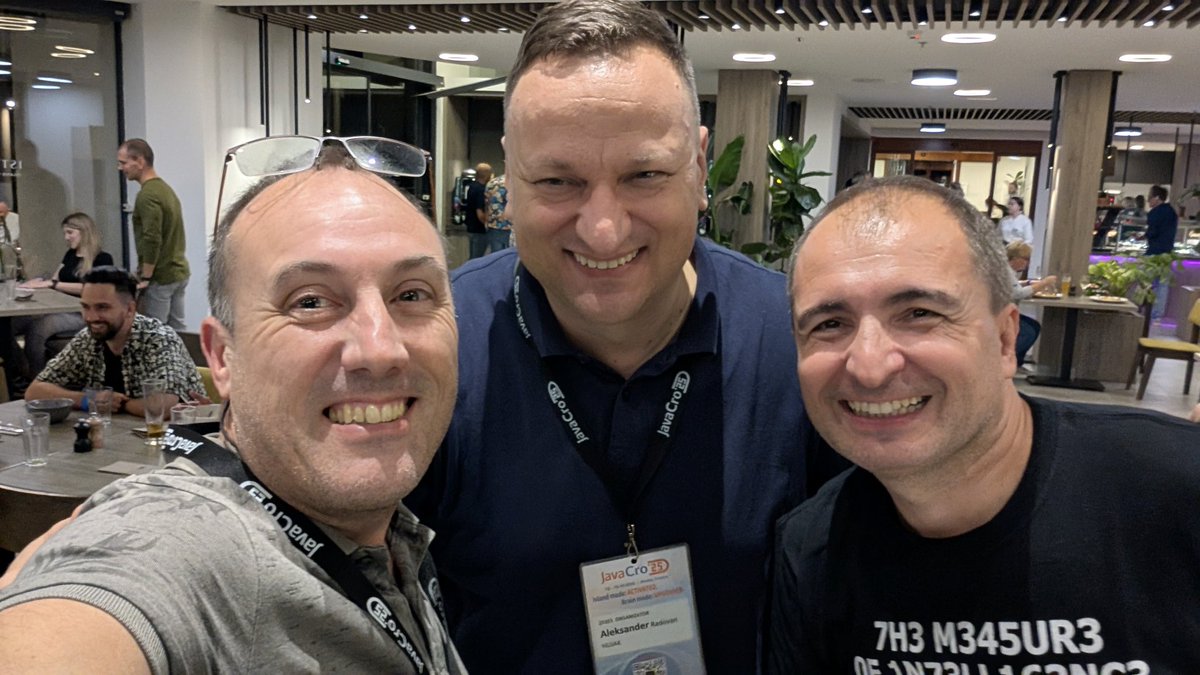 vilojona's tweet image. Thanks a lot to the organizers of @javacro ♥️♥️♥️ #javacro25 
 @brMihaljevic @alex_hujak @Davorranko et.al. and team

An amazing conference 🥰🥰 awesome work. Thank you 🙏