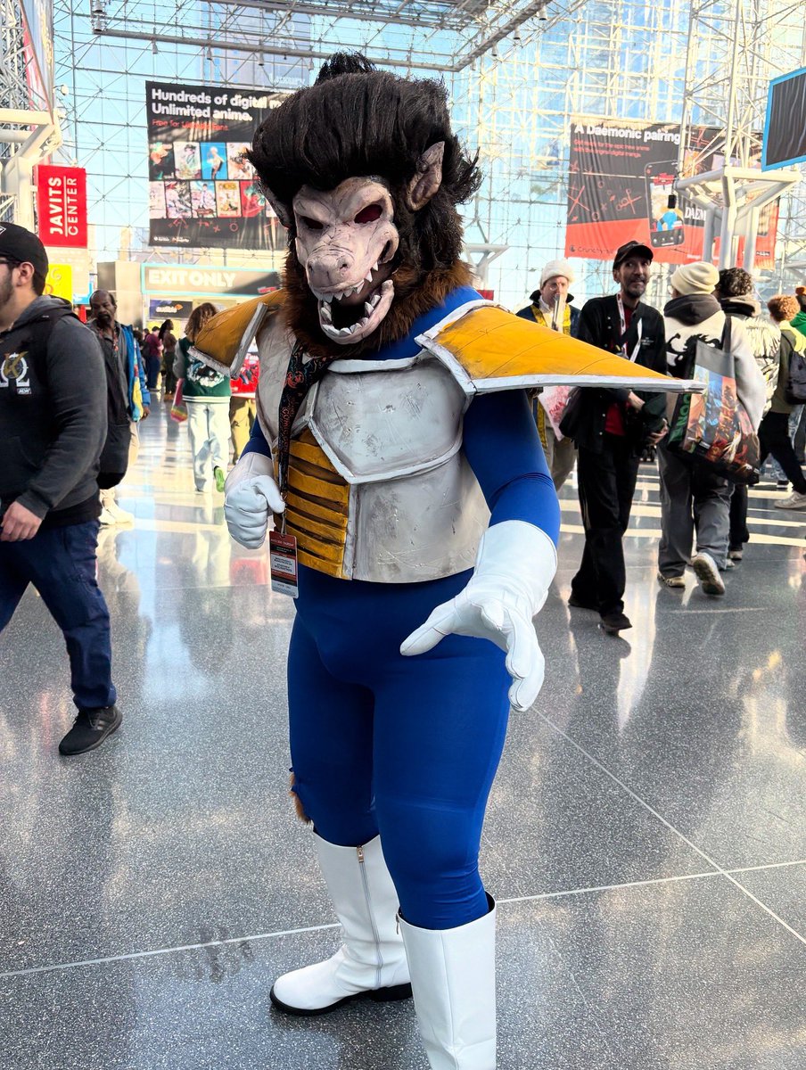 ToeiAnimation's tweet image. #DragonBall cosplay never disappoints at #NYCC.
