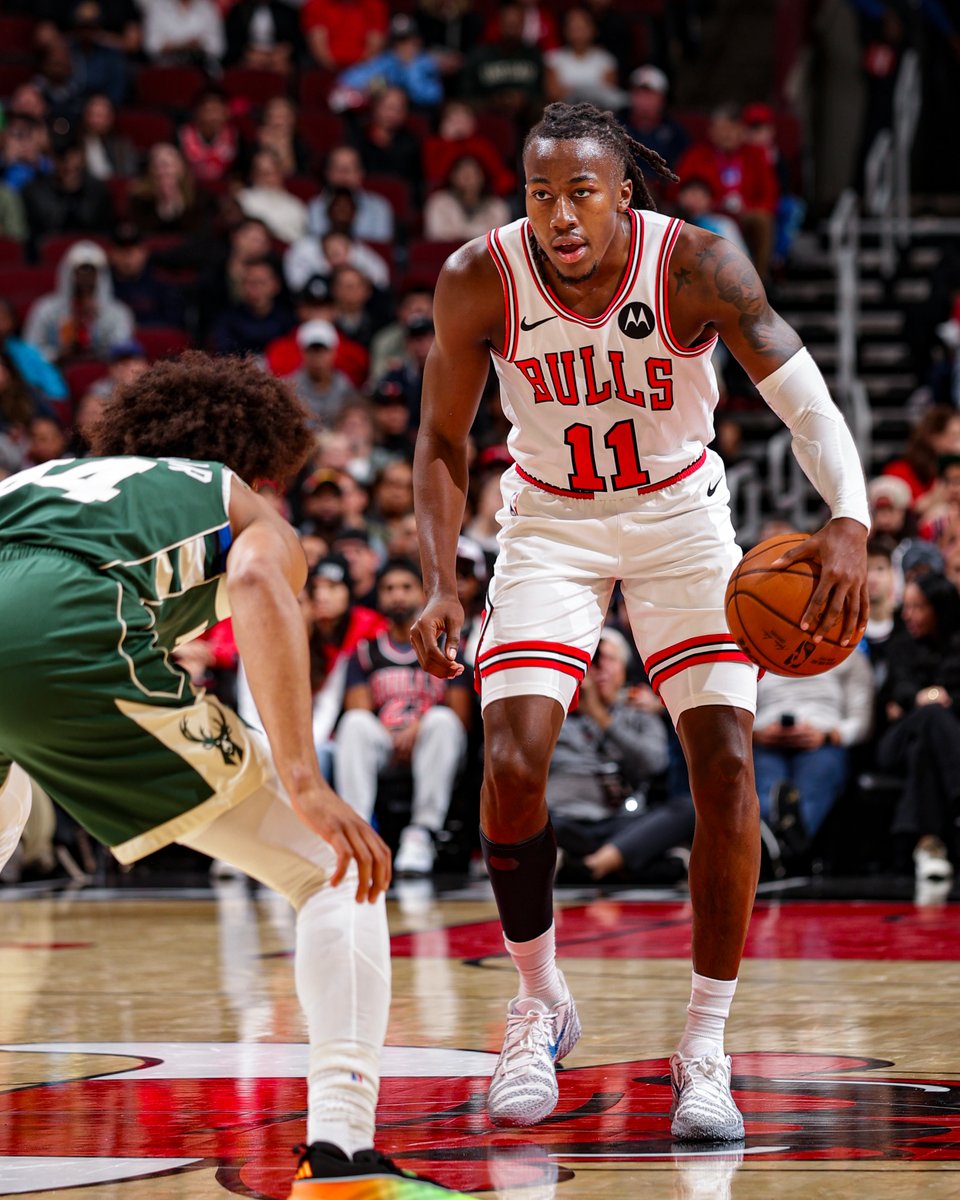 Ayo has been HOOPING this preseason.

🔥 22 PTS (8-12 FG) vs. Bucks
🔥 16 PTS (6-14 FG) vs. Cavs
🔥 12 PTS (5-6 FG) vs. Cavs

The 5th year guard from Chicago is leading the team with 16.7ppg (59.4% FG and 44.4% 3FG) through three preseason games.

@AyoDos_11 | #SeeRed 