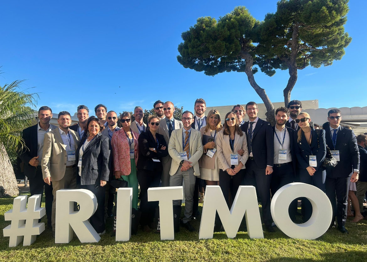 Grande partecipazione dei giovani imprenditori dell’Emilia-Romagna al convegno #Capri40 organizzato dai Giovani Imprenditori <a href="/Confindustria/">Confindustria</a> guidati da Maria Anghileri

Le tesi dei giovani imprenditori sono pubblicate qui ➡️ giovanimprenditori.org/wp-content/upl…