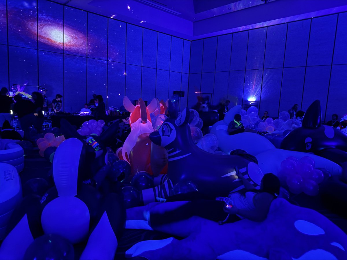 Lil Balloon Fops🎈🦊 tweet media