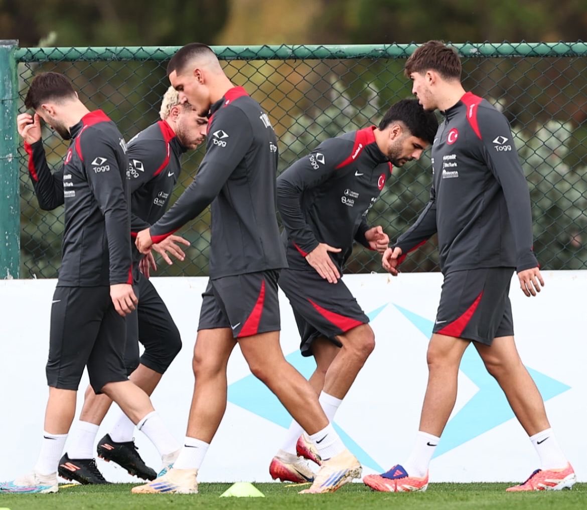 📸 — يوسف أكتشيشيك خلال تدريبات منتخب تركيا 🇹🇷