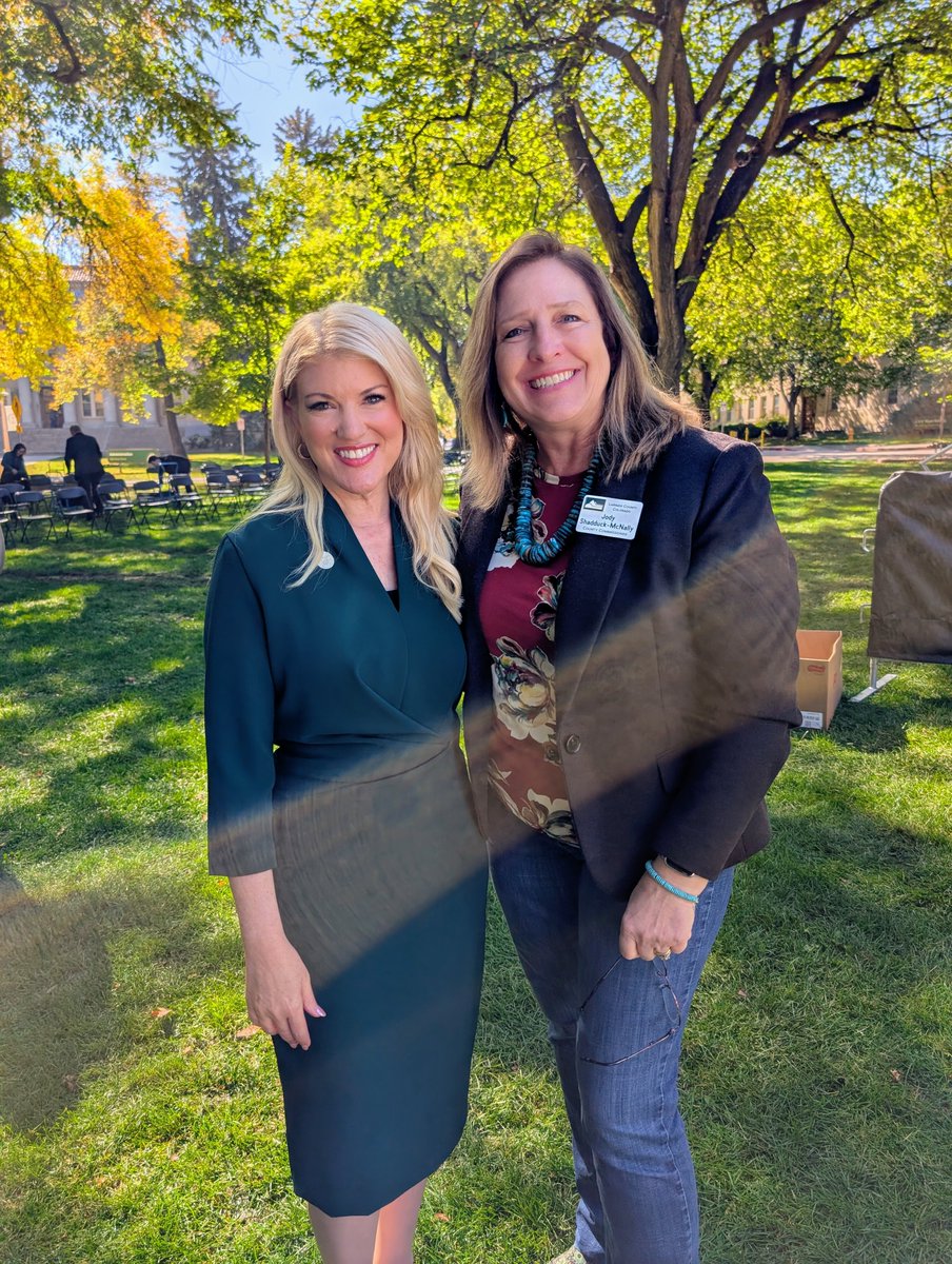 #LarimerCounty Commissioner Jody Shadduck-McNally attended the Colorado State University 🍂 Fall Address from #CSU President Amy Parsons last week.
CSU President Parsons also stopped for a pic with Commissioner Shadduck-McNally.