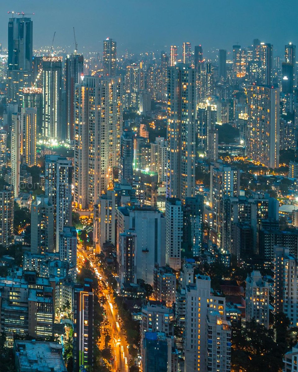 GAHotBuzz's tweet photo. A symbol of India’s unstoppable growth and spirit. #Mumbai https://t.co/7xOUtwrvUp