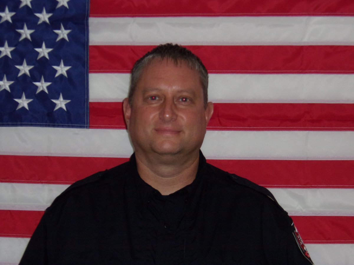 citruscofire's tweet image. 🎉 Celebrating 6 years with Division Chief Jason Morgan!
From ALS transition in 2019 ➡️ EMS transport in 2021 ➡️ Community Paramedicine in 2023 — your impact is unmatched.
Thank you, Chief! 👏
#CCFR #EMS #ALSProvider #6YearAnniversary