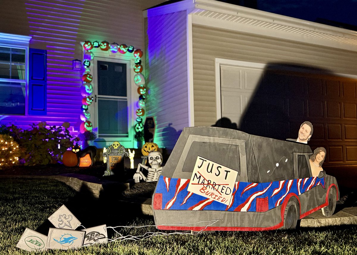 It is an absolute pleasure to introduce to you, for the very first time…Mr. and Mrs. Joshua Patrick Allen!!!
Happy Spooky Season, folks. Let’s go bury those birds!
#gobills