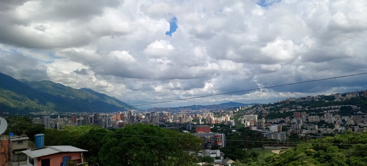 BrandonJuventud's tweet photo. "En mi barrio le llaman a esto, felicidad"
🔴 Made in Venezuela 🇻🇪 https://t.co/5vfYdCSLDf
