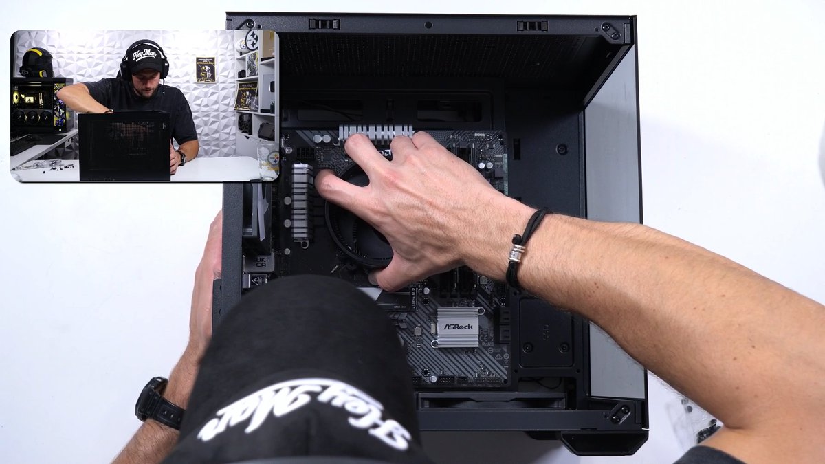 ZachsTechTurf's tweet image. Thursday night's PC building livestream featured the Ryzen 5 5600 and RX 9060 XT inside the Okinos Mirage 4 case.
I'm always running a gaming PC giveaway during these livestreams, so be sure to tune in. The streaming schedule is always posted in the ZTT Discord.
You…