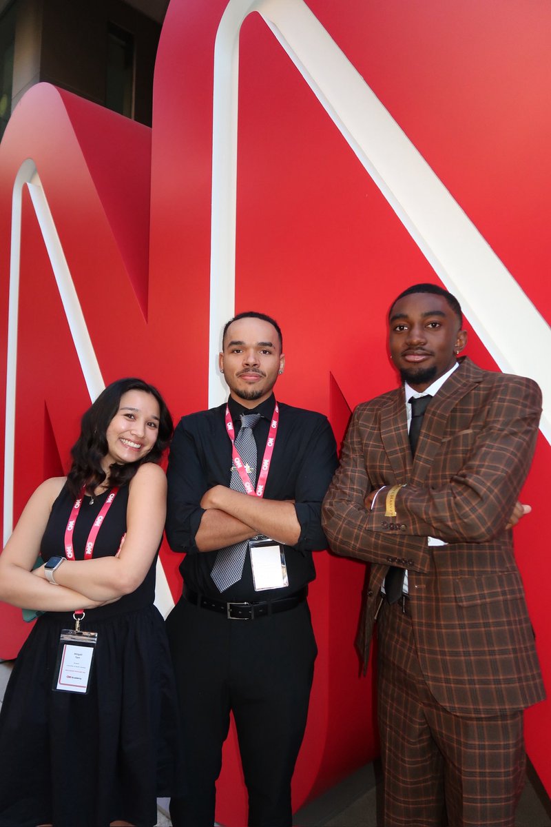 CNN Academy day one: done!! 🎤🤳

Thank you a million <a href="/UofSC_SJMC/">USC J-school</a>! 💌