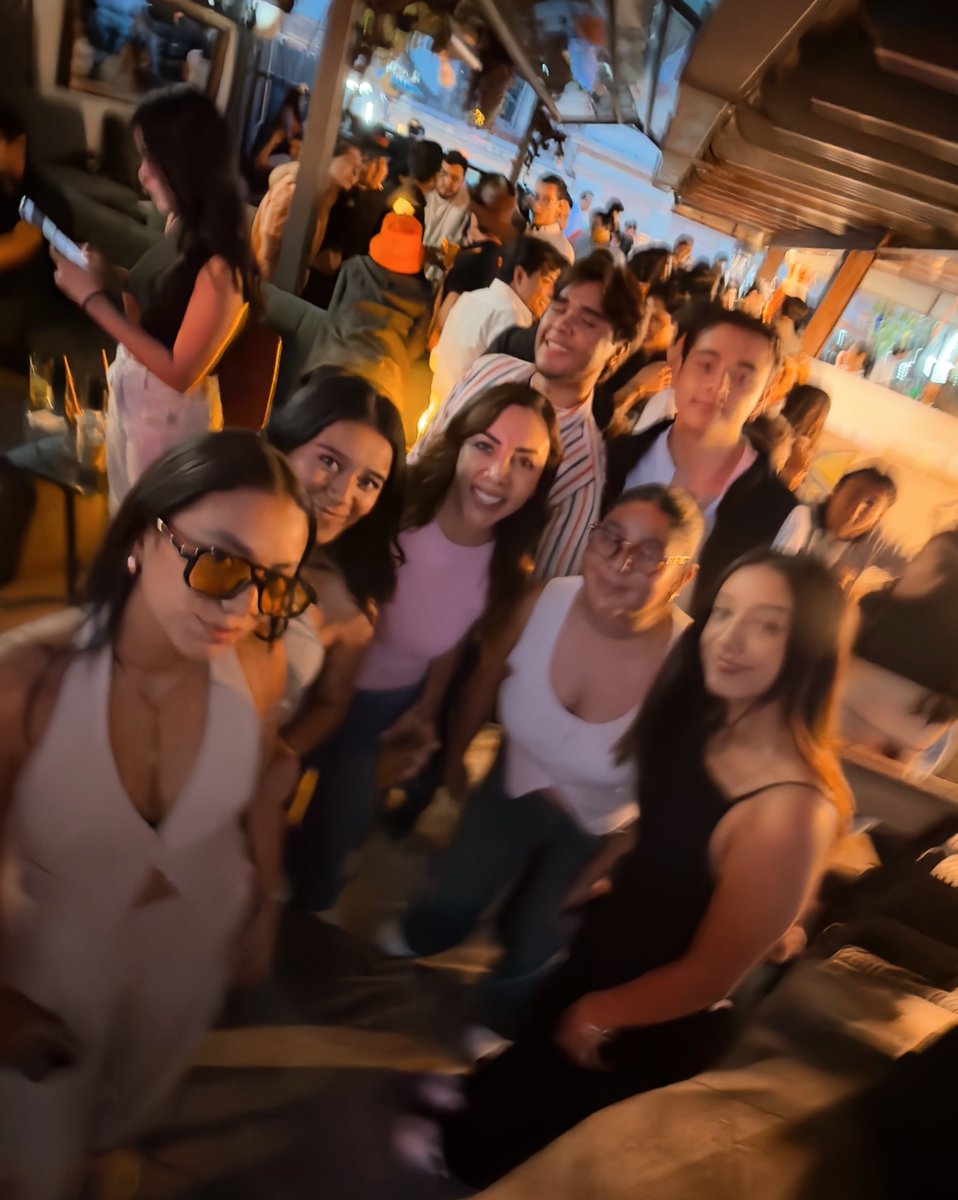 La política también se baila 🧡🪩
Así se vivió el Rave Naranja en #Guanajuato capital: ideas, perreo y muchas ganas de cambiar las cosas. La juventud sí le entra a la política, pero a su manera.