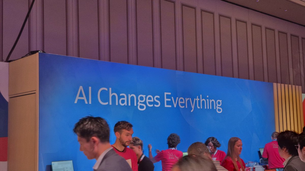 tanwanichandan's tweet image. Aaha! Day 1 at CloudWorld — registration is in full swing! 🚀
#OracleAIWorld
#OracleAI #AIJourney #AIWorld #OracleAIWorld2025
@OracleDatabase @oracleace @OracleAIWorld @knextech