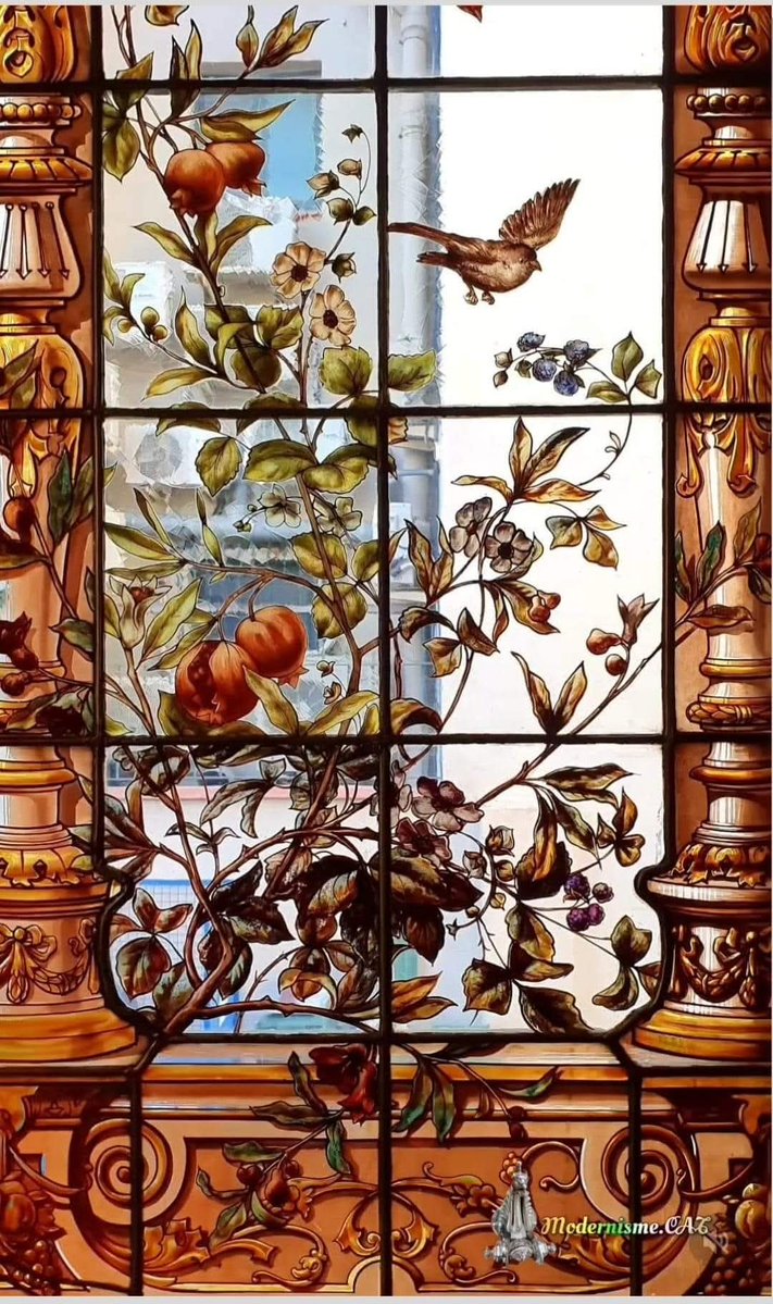 BiancoDavinci's tweet image. Beautiful stained glass at Palacio Montaner in Barcelona, 1899.