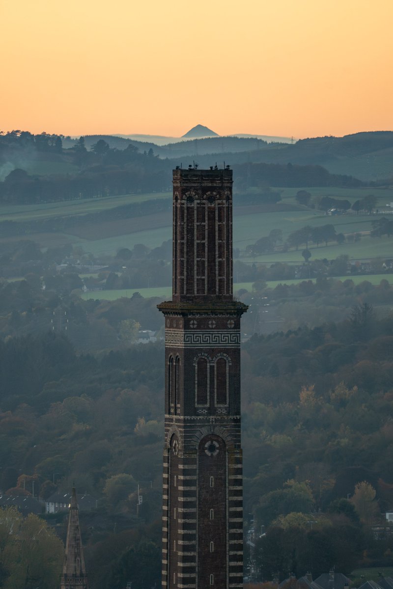 Roughly 44~ miles away, the peak of the Schiehallion aligned with the top of Cox's Stack #Dundee  #Scotland
