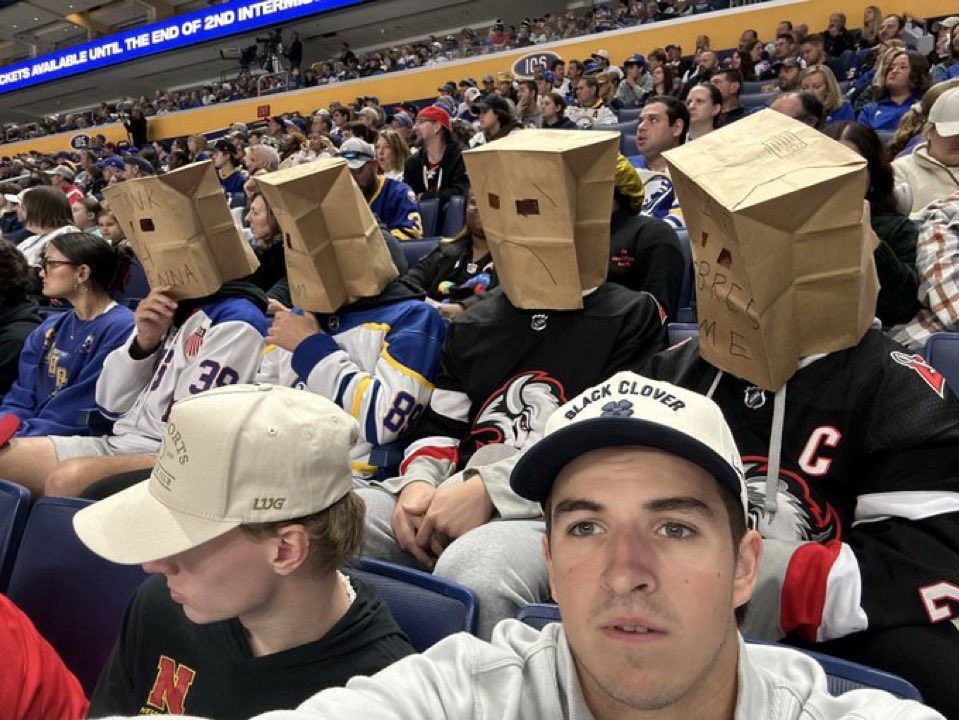 spittinchiclets's tweet image. Buffalo Sabres vibe check 

📸: @CrossSwordsPod