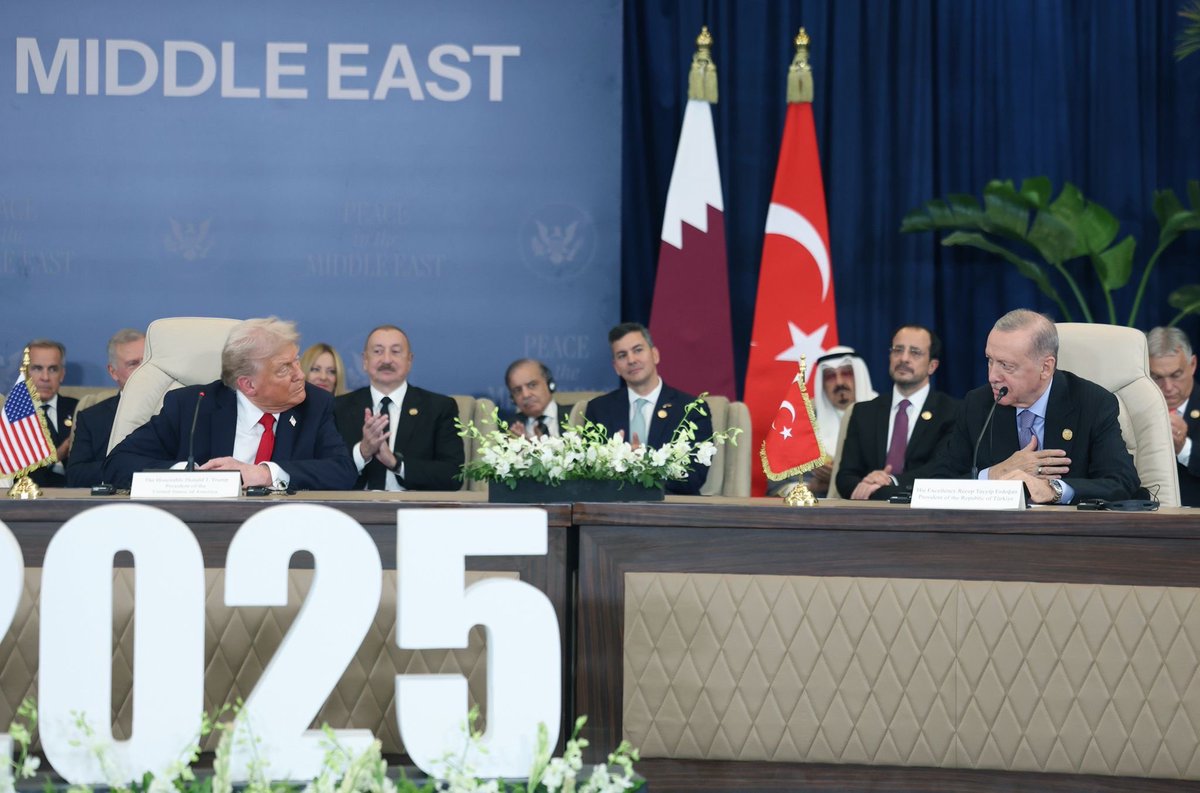 akpartiistanbul's tweet photo. Dünya Lideri.

#KüreselLiderErdoğan https://t.co/XZnjddcQTe