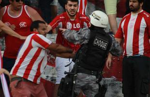 Acho que a torcida do Náutico tem uma das alcunhas mais fodas do futebol brasileiro...

"O principal rival da torcida do Náutico é a PM." 🔥🔥🔥🔥🔥

Sem pano para os porcos de farda. ACAB.