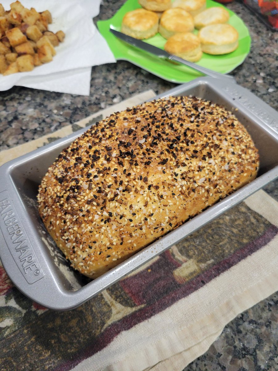 Lou_Port_Richey's tweet photo. Homemade bread and croutons! Wifey baking away https://t.co/c31tLUZBuP
