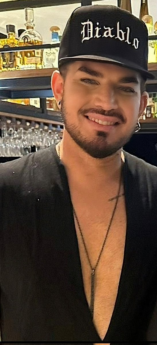 TheRealDuckBert's tweet image. ❤️ "A wonderful human being in our home and gallery!!! Adam Lambert" - José Rodriguez De La Paz on FB...and lookin' 🔥🔥🔥 i might add! 🥵😍 #AdamLambert
m.facebook.com/story.php?stor…
(📸 José Rodriguez w/obligatory zooms! 😉 TY @_coma_berenices for the link!)