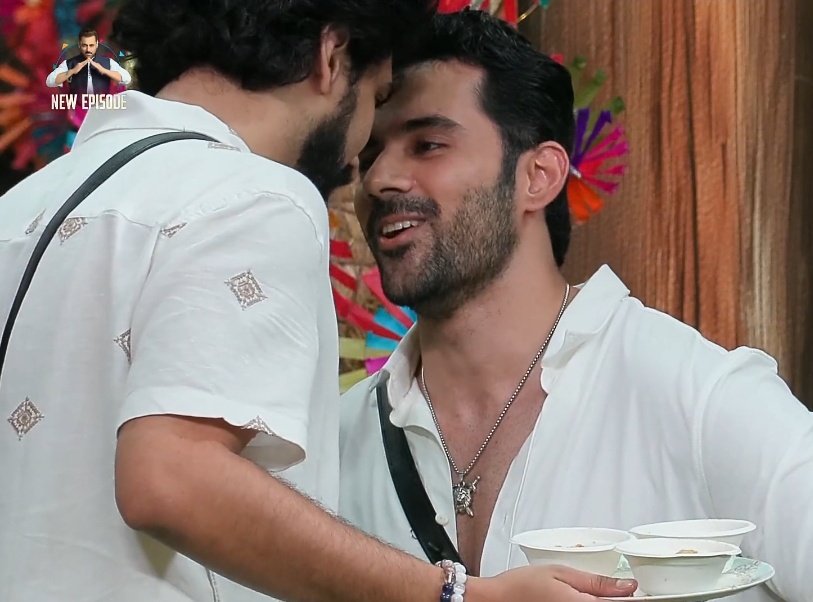 KitofTweet's tweet image. This  b*** Amaal really couldn’t handle the fact that #AbhishekBajaj is everyone’s fave on #WKV ❤️🦁

 This 🤡  Tried every cheap trick to provoke Abhishek and push for a direct eviction.

 Sorry Amaal, the truth stings and the Audience  are watching! 🔥

#BiggBoss19 #BB19