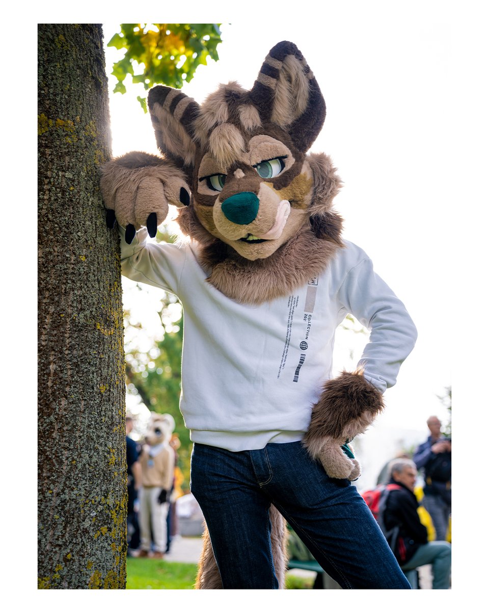 🐶 <a href="/HatiTheWusky/">Háti</a>  (suit belongs to me)
📸 Done by me
©️ CC-BY-NC-ND