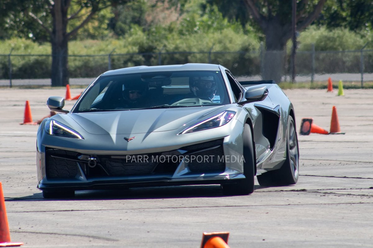 Final autocross of 2025 with the Black Hills Sports Car Club in Rapid City. Set fast time of the day in route to the season championship!!! Cate sure makes me look good🤪 in Car video in the link

youtu.be/mvYy1gkOZr8?si…