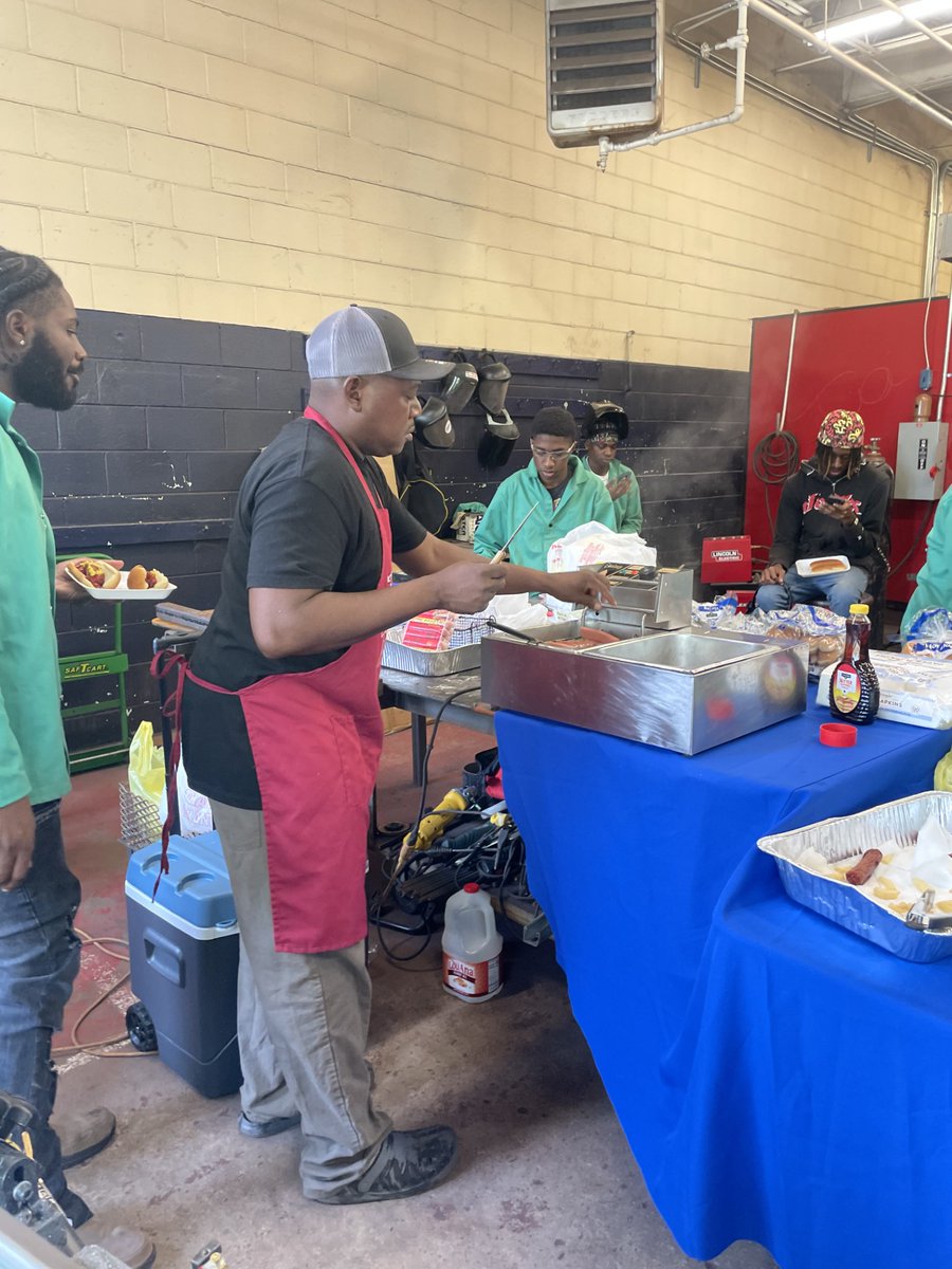 DTC’s welding program marked the halfway point of the semester with a Midpoint Jam, hosted by instructor Romeo Williams who treated students to a cookout and surprised them with gift cards redeemable for welding equipment to celebrate their hard work and dedication.