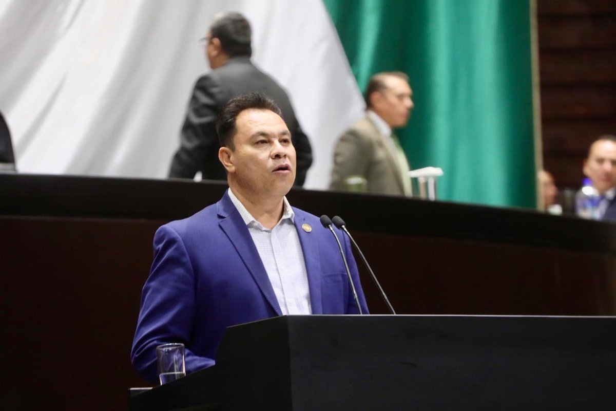 RA Informativo (@ra_informativo) on Twitter photo Morena y aliados van por Ley de Desamparo: <a href="/yanez_arturo/">Arturo Yáñez</a>
Advirtió que la reforma a la Ley de Amparo traerá graves consecuencias, al eliminar la suspensión del acto reclamado ante abusos de autoridad.
“Con esta iniciativa se pierde la protección al ciudadano”, señaló Morena y aliados van por Ley de Desamparo: <a href="/yanez_arturo/">Arturo Yáñez</a>
Advirtió que la reforma a la Ley de Amparo traerá graves consecuencias, al eliminar la suspensión del acto reclamado ante abusos de autoridad.
“Con esta iniciativa se pierde la protección al ciudadano”, señaló
