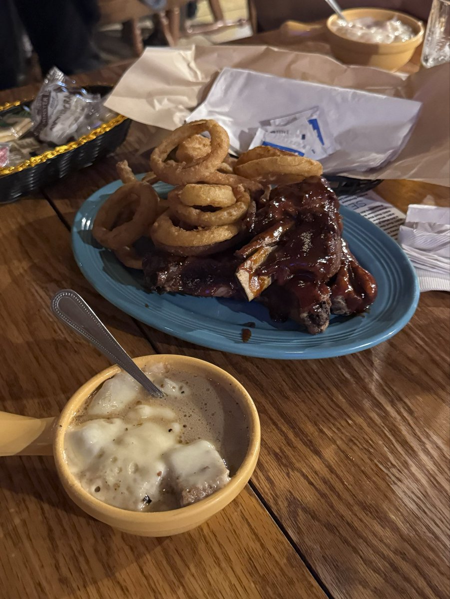 #白貂今天吃什么 北密聚餐之苏必利尔湖高白鲑（whitefish）、核桃碎香煎玻璃梭鲈（walleye）、BBQ猪肋排、和法式洋葱汤。

全是淡水鱼，不要再说美国人不吃淡水鱼了.jpg