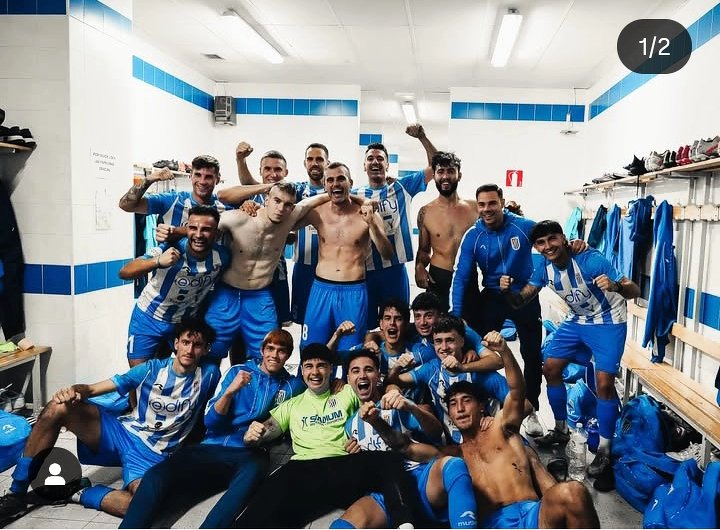 La.<a href="/SDOyonesa/">SD Oyonesa</a> de tercera celebrando la brillante victoria del domingo ante el <a href="/cdcalahorra/">CD Calahorra</a>.