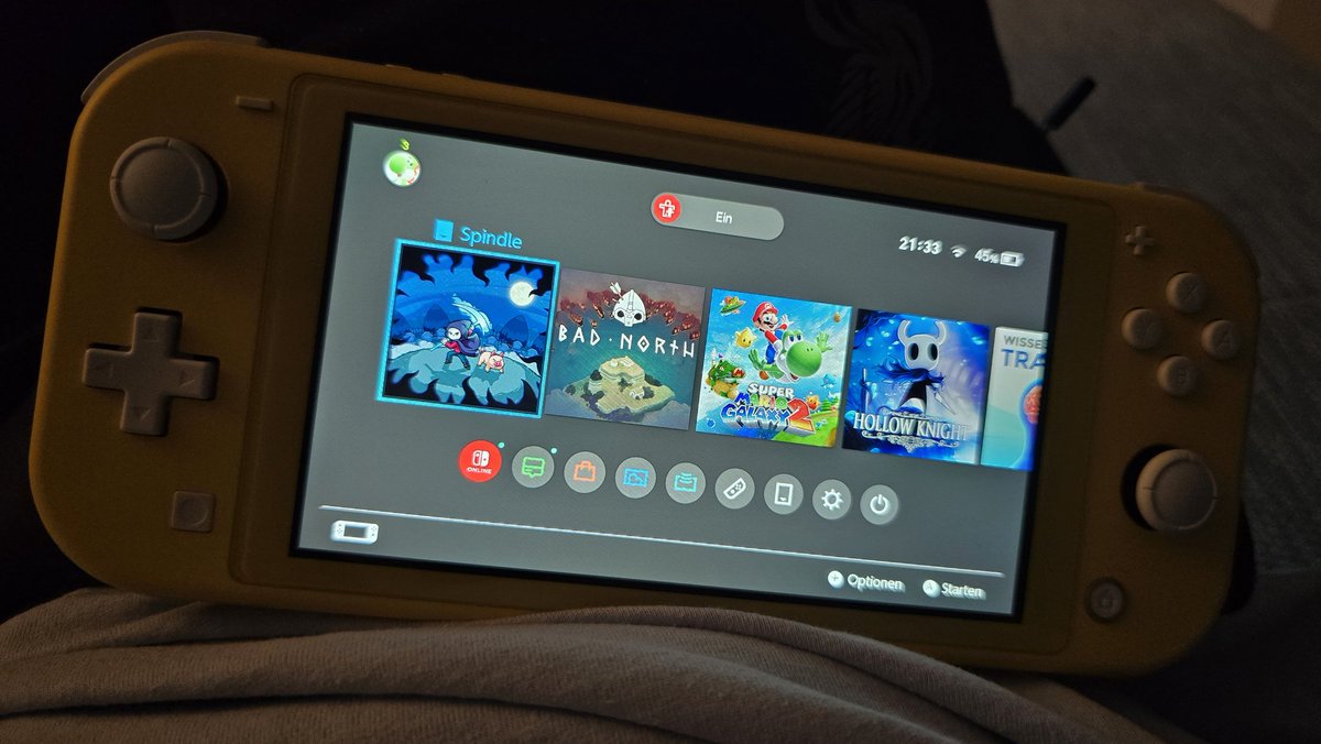 Mal wieder die gute alte Lite rausgeholt und jetzt gehts los mit <a href="/spindleDev/">Spindle is OUT NOW 🐷💀</a> ! #NintendoSwitch