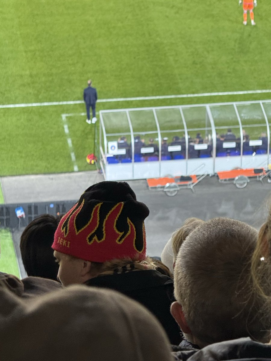 John Guidetti i publiken med mössan på….
#sverige #sweden