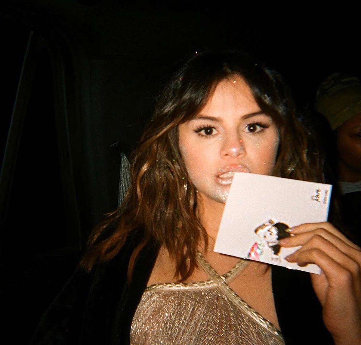 sgomezarchive's tweet photo. my favorite genre of sel photos https://t.co/UKqvpdFLSl