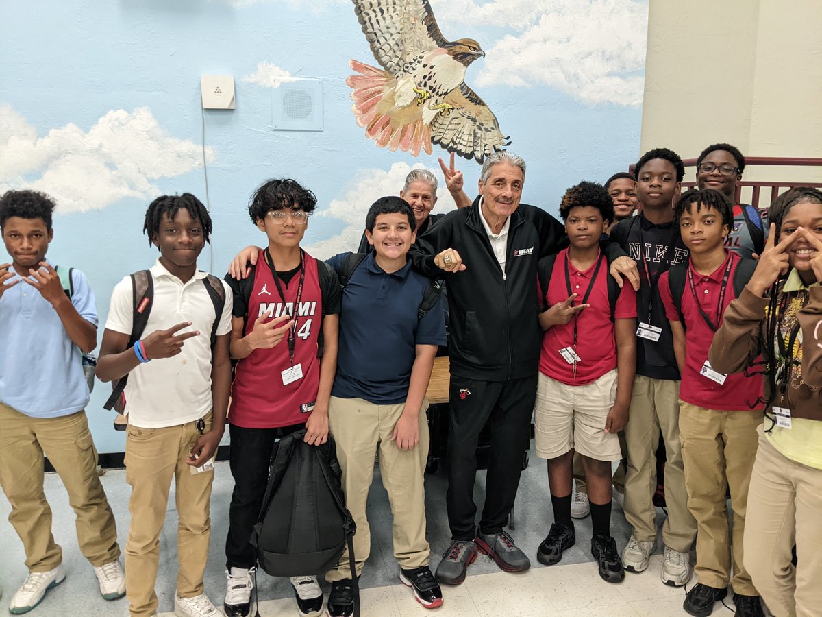 KapowSuccess's tweet photo. We're off to a great start with our 2025-26 Collaborations Program! @MiamiHEAT Ambassador Tony Fiorentino visited McNicol Middle, speaking to 220 students on how to succeed in work and life. Thank you to Tony and Principal Deirdre Benka-Coker! @McNicolHawkLife @browardschools https://t.co/v3xEOehGow