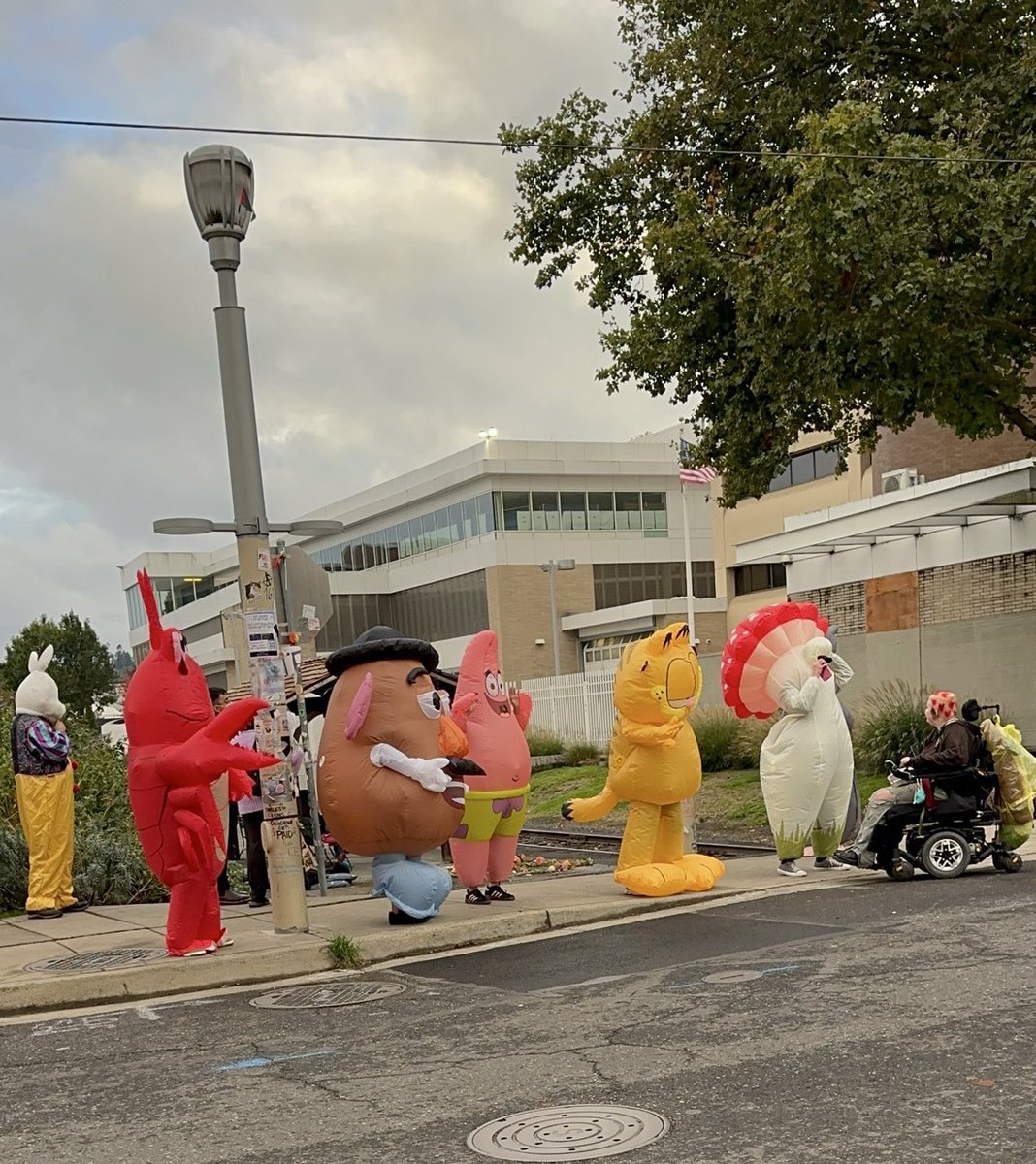 Portland is out of control….send more feds!