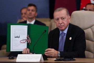 Tarihe not düşülsün, mazlumun umudu her masada Rabbim ayağına taş değdirmesin🤲🏻🇹🇷

#KüreselLiderErdoğan