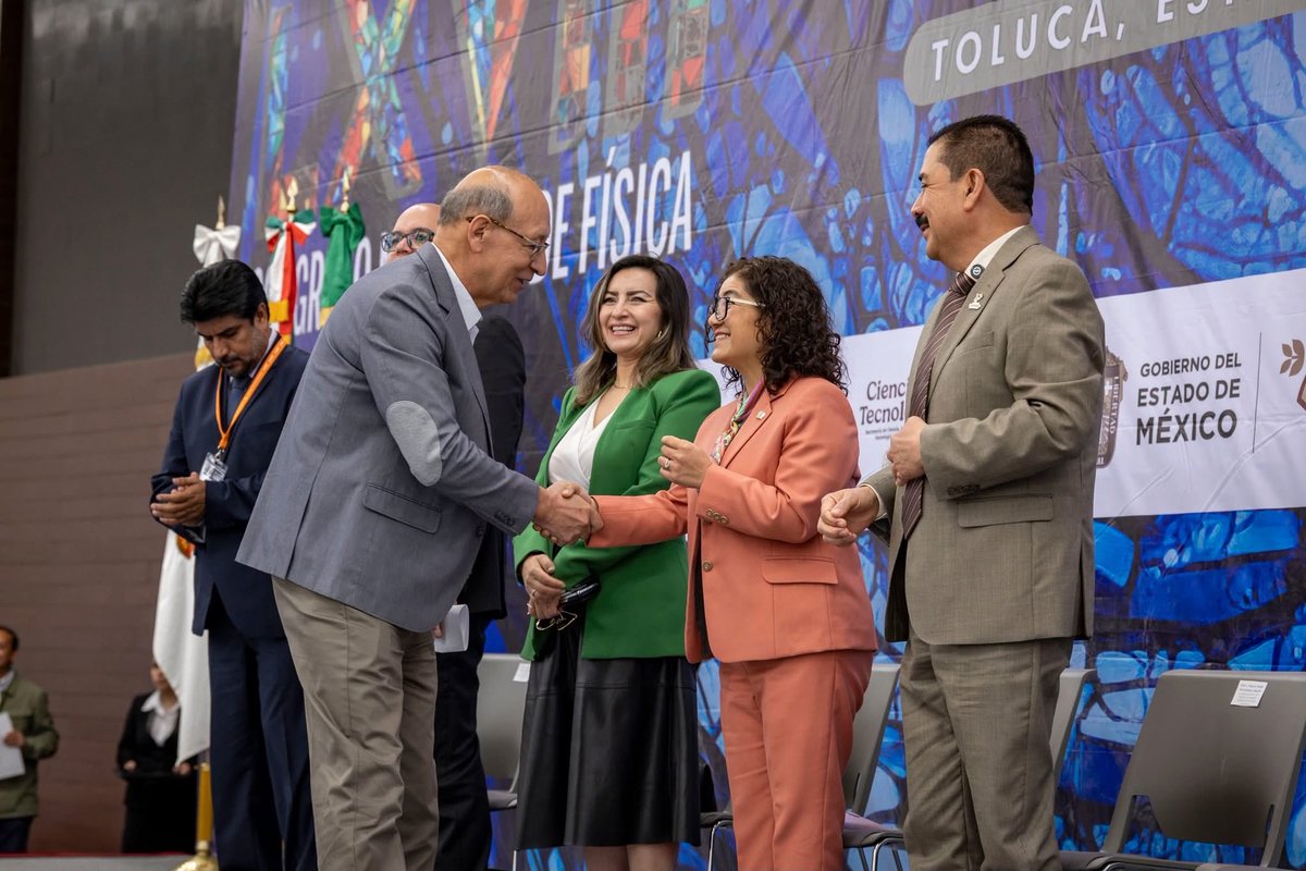 Junto con el secretario de Educación del Estado de México, Miguel Ángel Hernández Espejel, la secretaria de Ciencia, Arianna Becerril García, y representantes de la Sociedad Mexicana de Física, Inauguramos el LXVIII Congreso Nacional de Física 2025. 

La incorporación de más