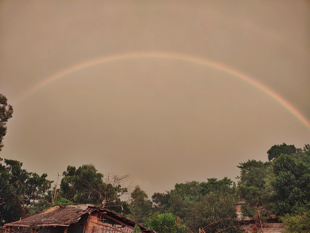 Rohingya_PS's tweet photo. Nature's way of saying, hold on, better days are coming.

Photo by  Rj Sayed Nur

#rainbow #waiting #toshine https://t.co/8MIpkLZD4T
